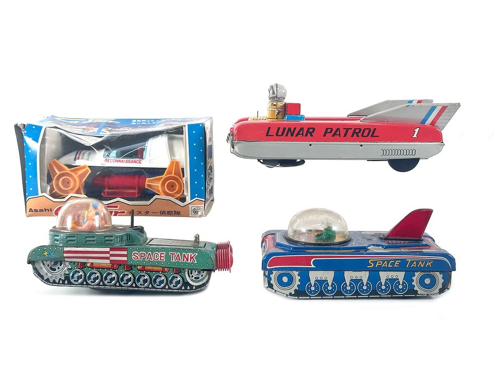 Lot 472: (4) Lunar Patrol & Space Tank Lot
