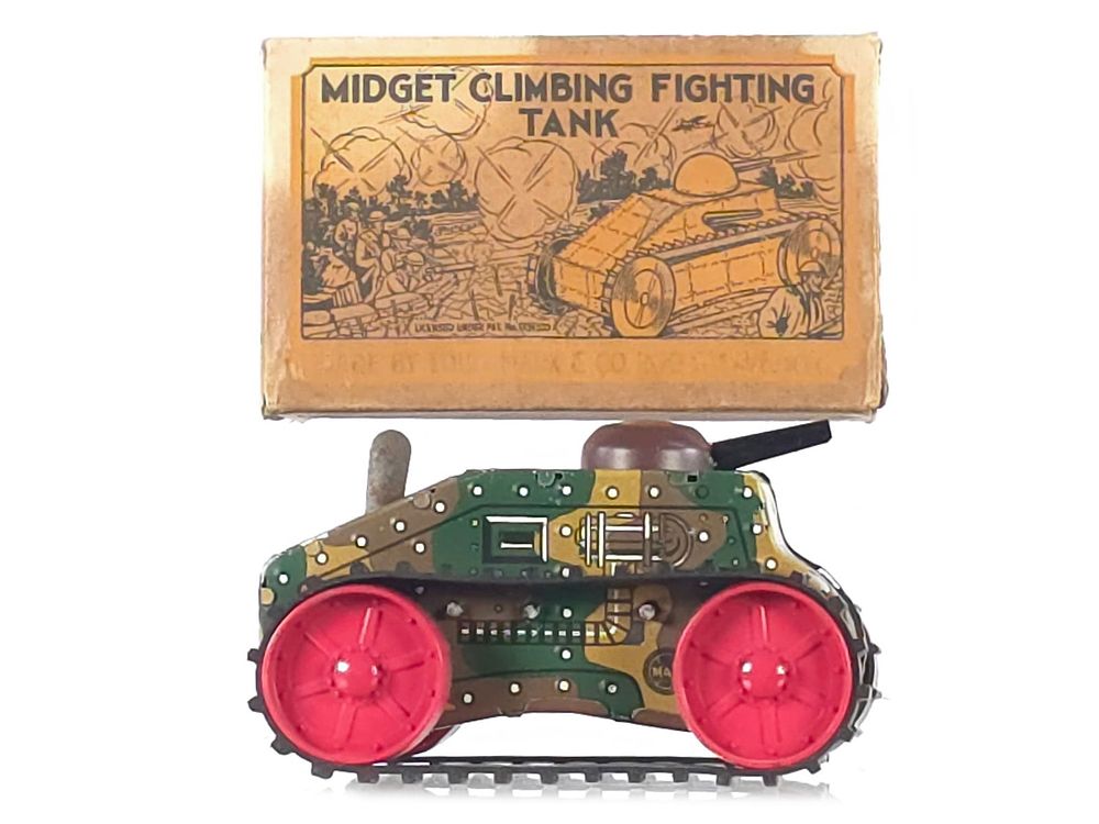 Lot 564: 1950s Marx Midget Climbing Fighting Tank Version #5 Boxed