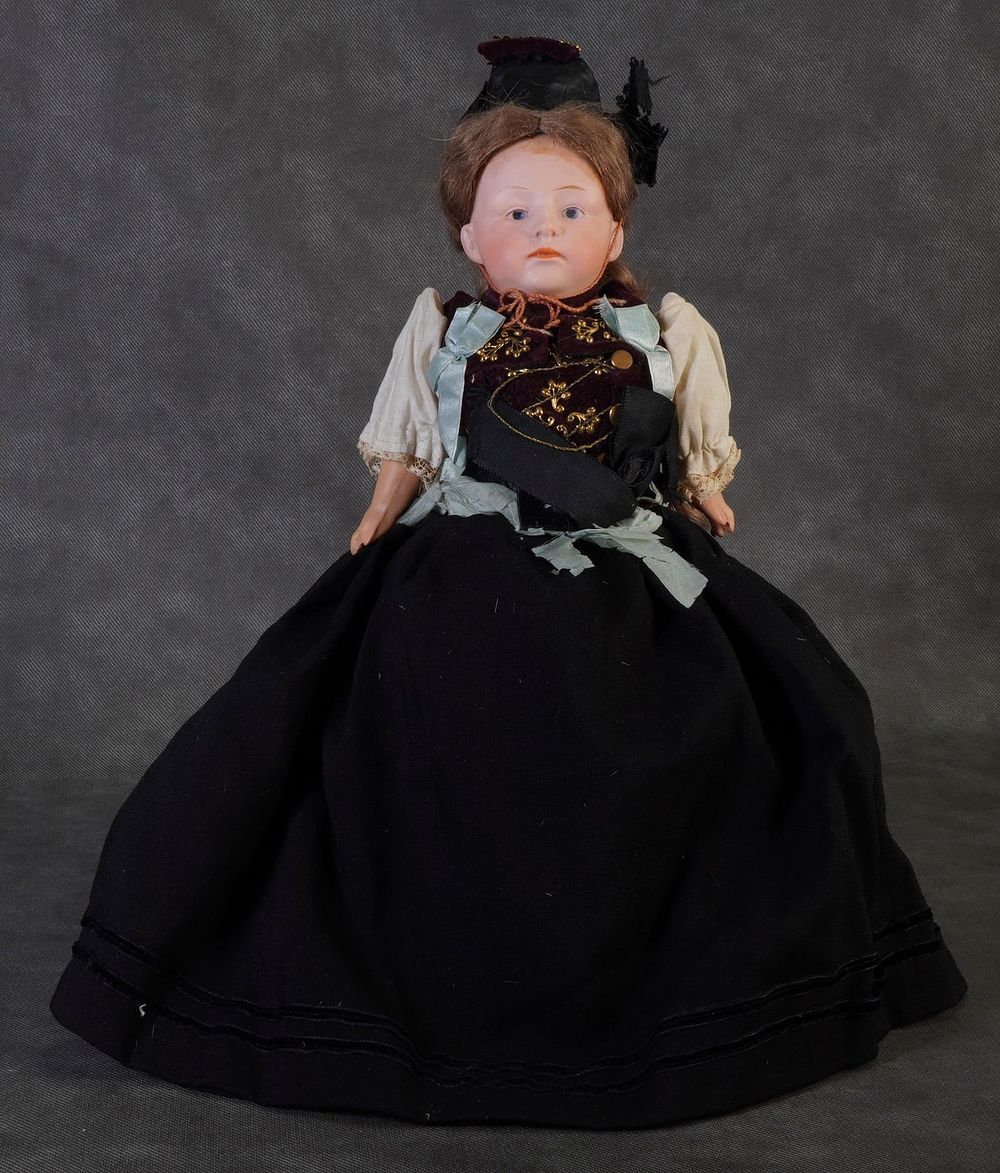 Lot 148: Rare German Topsy-Turvy with Bisque Model Heads