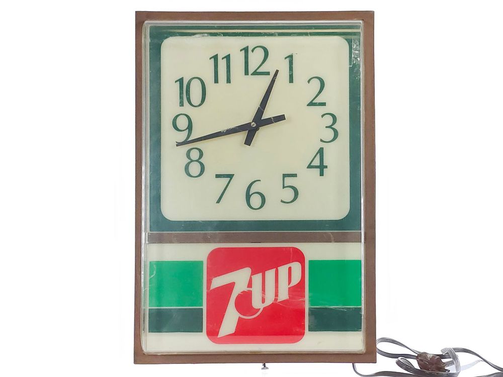 Lot 203: 7-Up Rectangular Light-Up Wall Mount Clock
