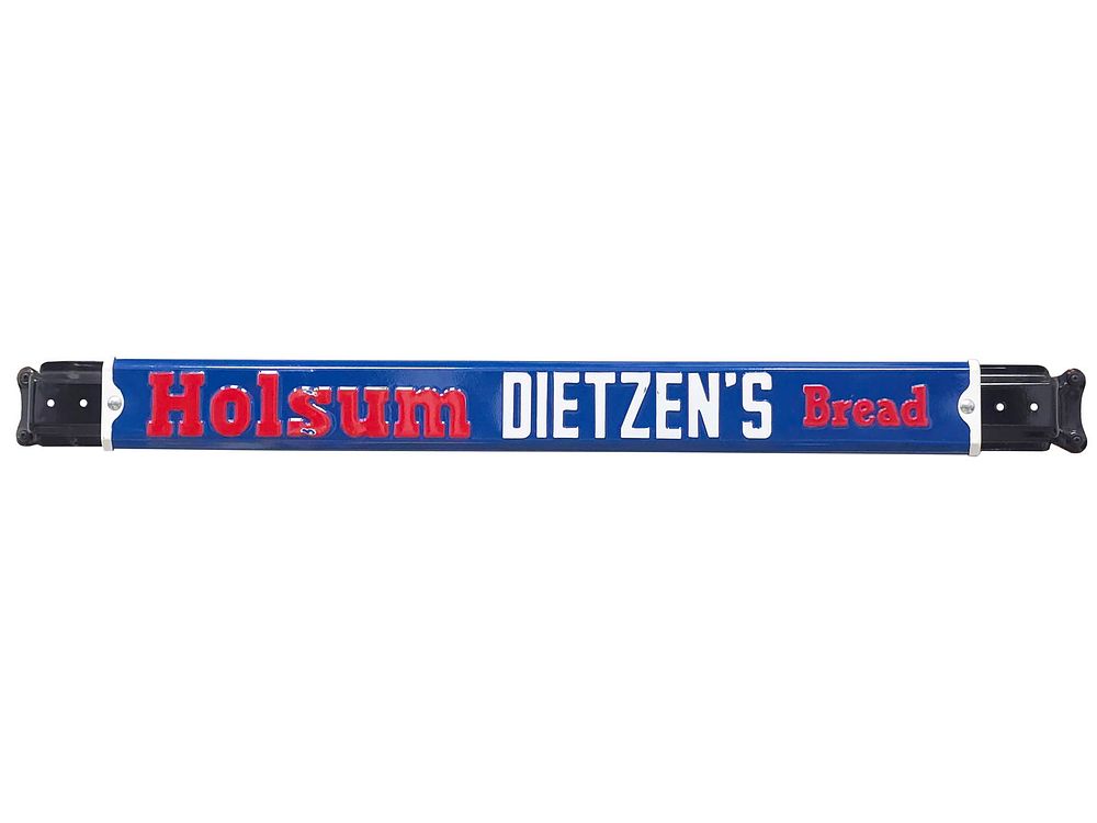 Lot 370: Holsum Dietzen's Bread Porcelain Door Push