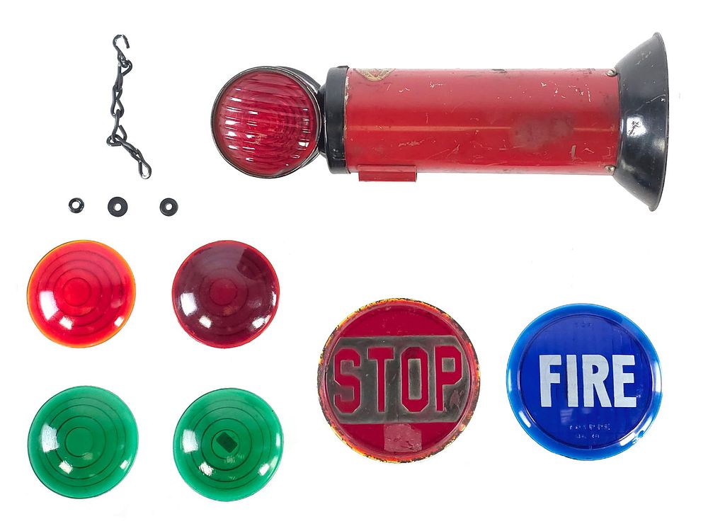 Lot 565: (8) The Arrow Safety Division Flashing Flare & Glass Signal Lenses