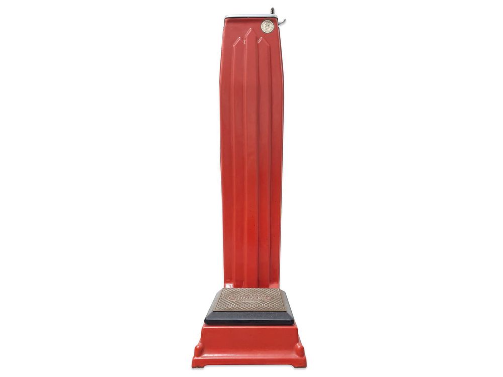 Lot 576: 1930s Pace Mfg. Co. Aristo Penny Scale
