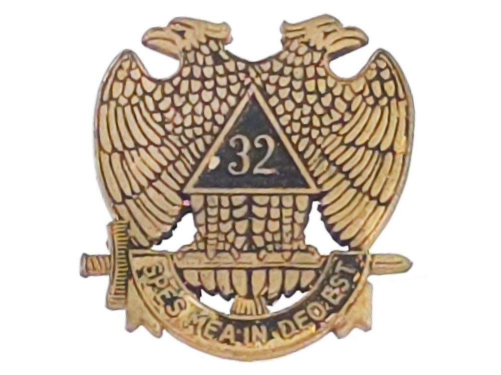 Lot 707: 32nd Degree Masonic Rite Fraternal Lapel Pin