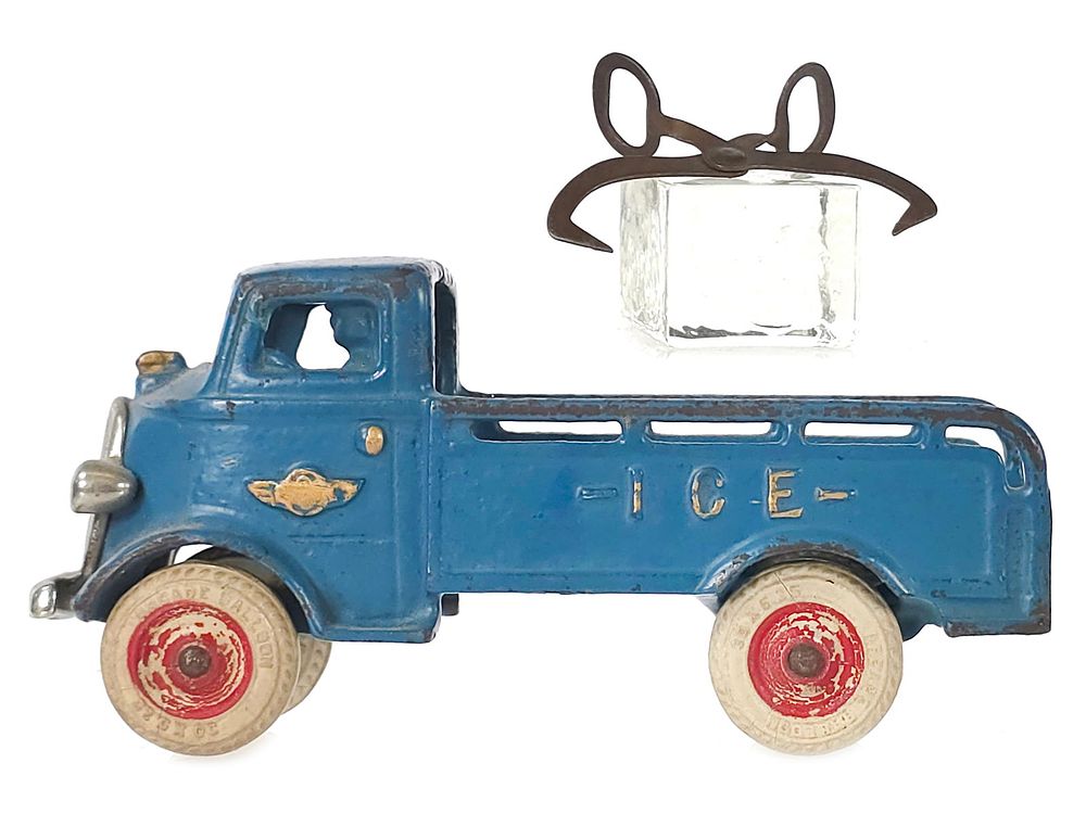 Lot 186: Blue Cab Over Arcade Ice Truck Cast Iron