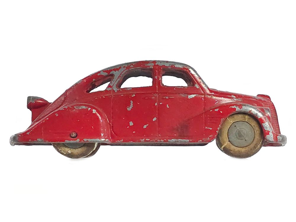 Lot 341: Rare Tootsietoy No. 6105 Lincoln Zephyr in Red