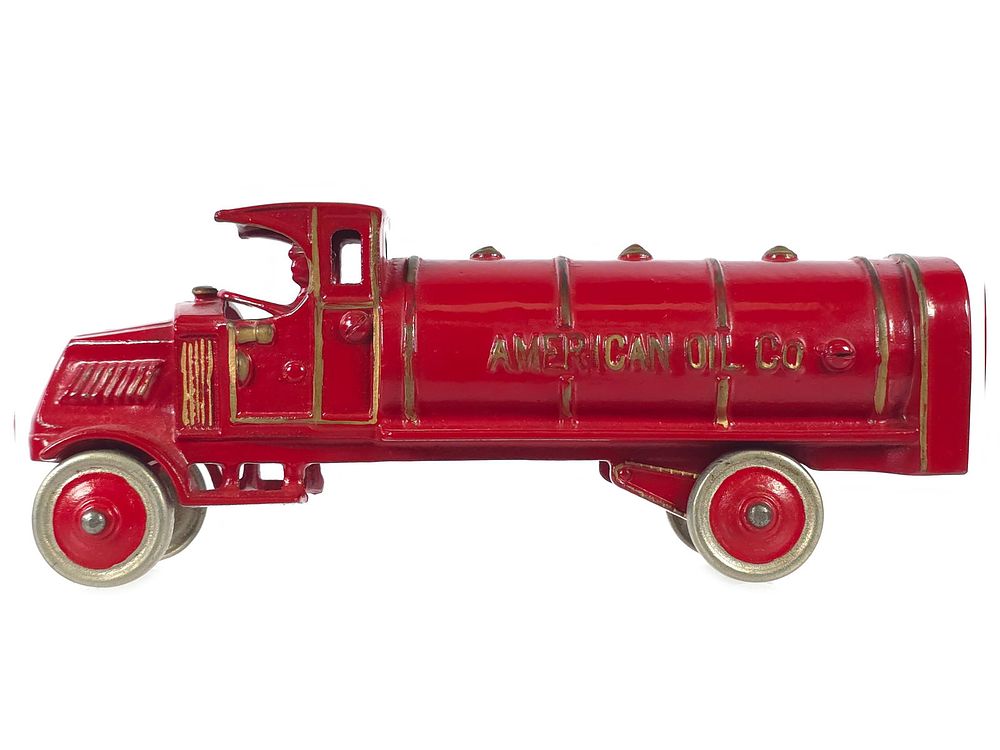 Lot 349: Dent Cast Iron American Oil Mack Truck
