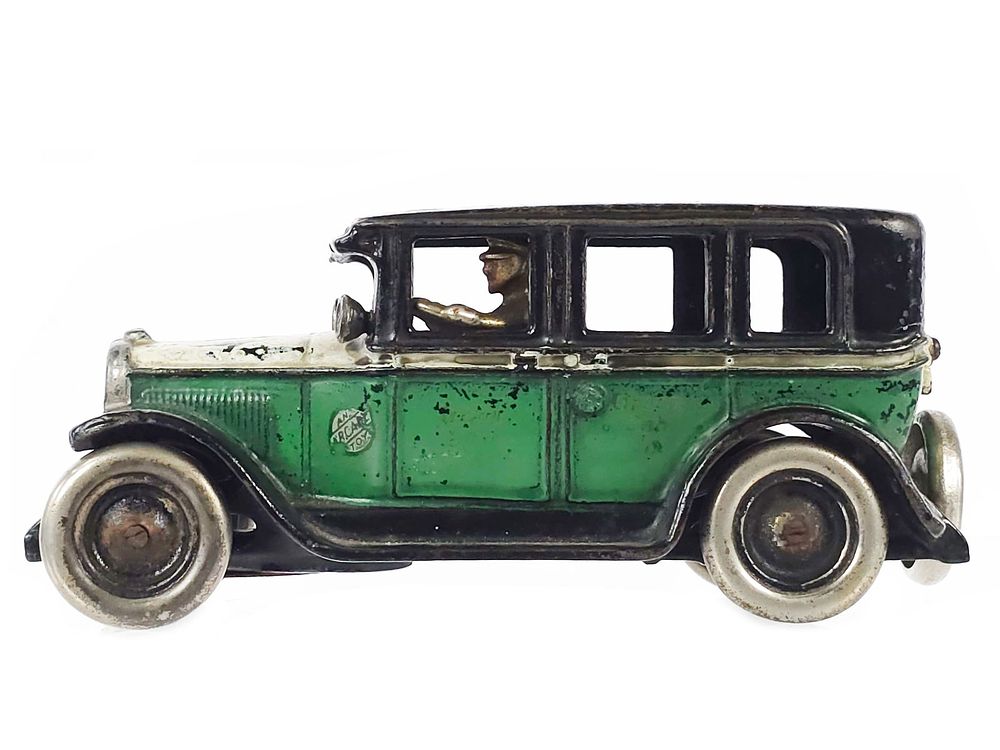 Lot 353: Flat Top Green Arcade Cast Iron Taxi Bank