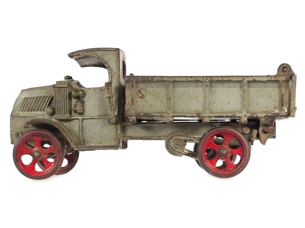 Lot 373: Large Grey Cast Iron Mack Truck by Hubley Toys