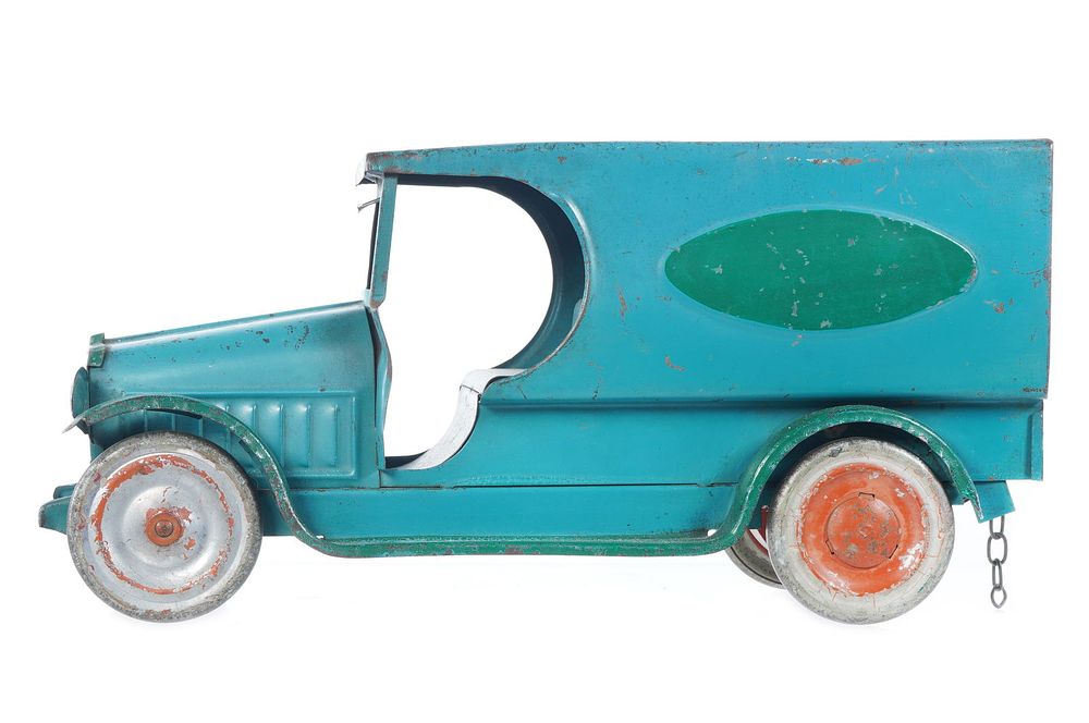 Lot 401: Dayton Hillclimber Delivery Truck Steel