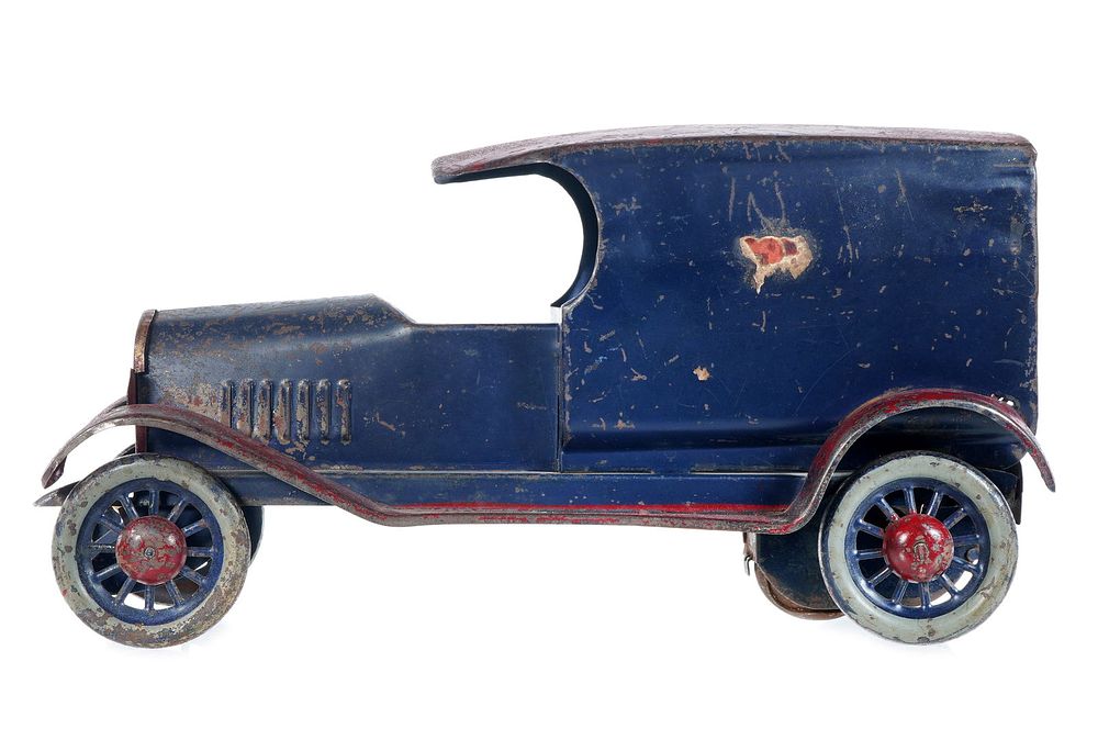 Lot 404: Turner Toys Delivery Truck Red & Blue