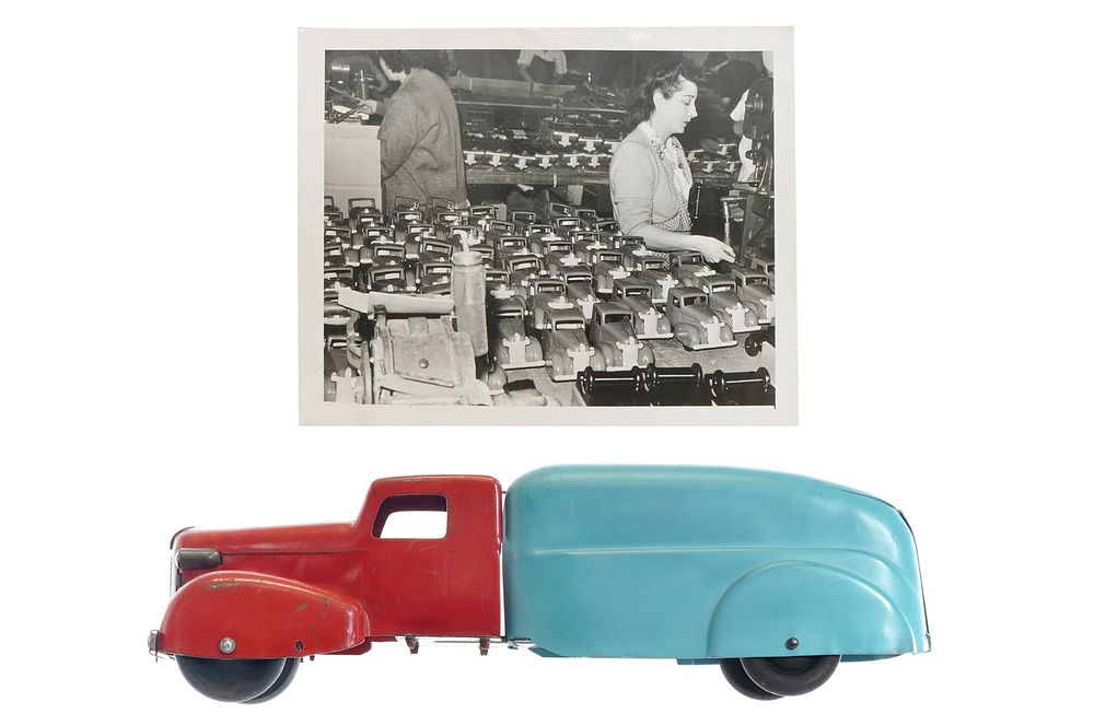 Lot 420: (2) Wyandotte Steel Delivery Truck & Picture