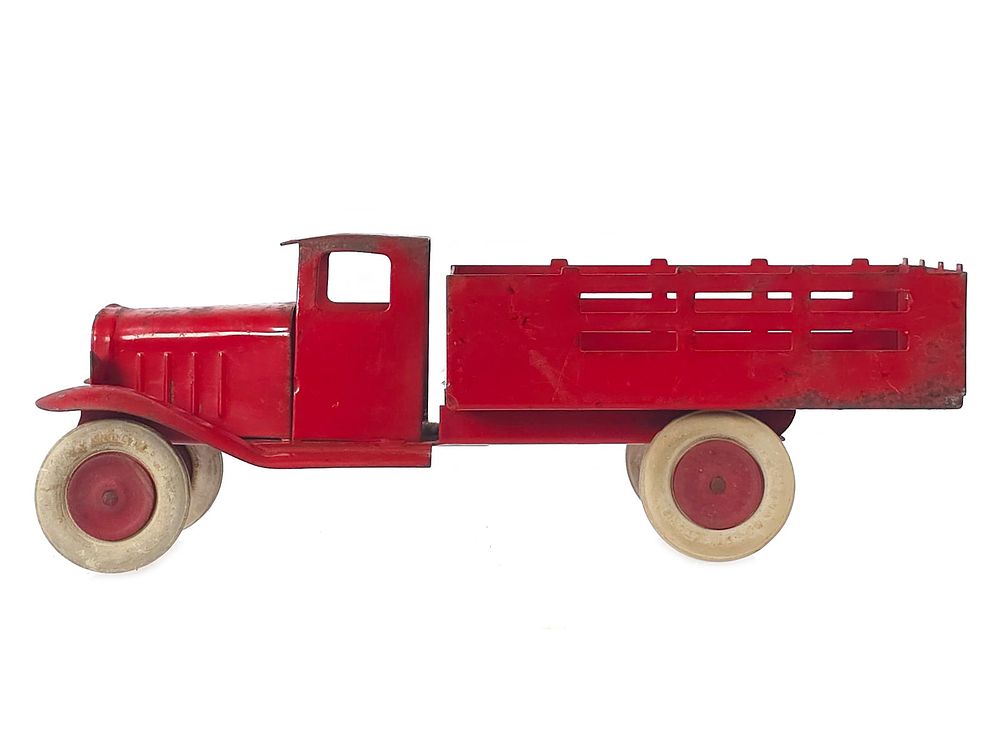 Lot 461: Wyandotte Red 1930s Stake Truck Pressed Steel