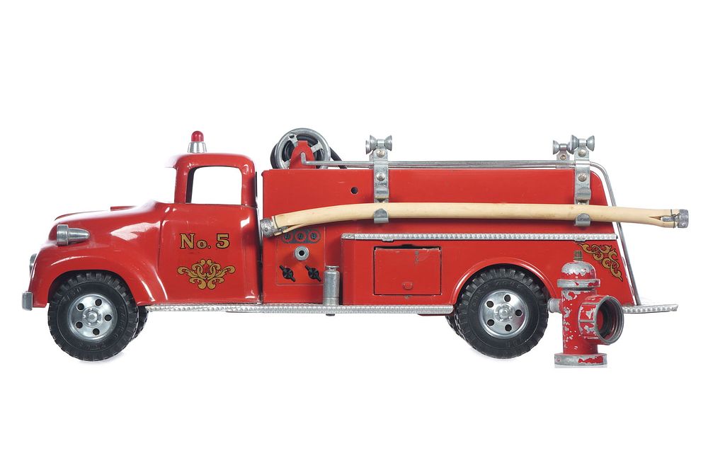 Lot 466: Tonka 1957 Fire Engine and Hydrant Steel Toy