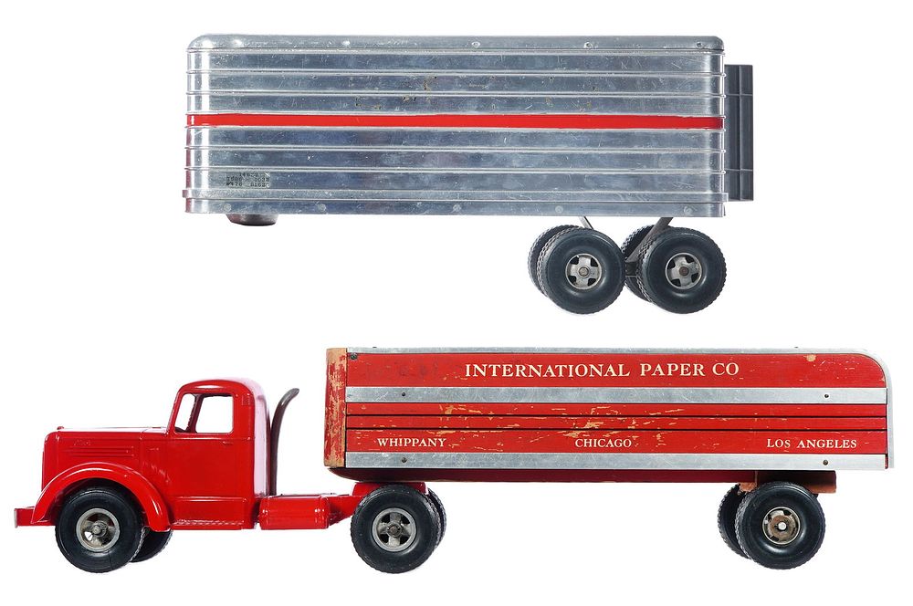 Lot 468: Smith Miller Cargo and Paper Trailer Set