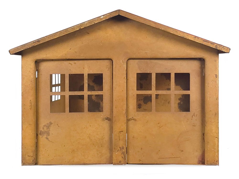 Lot 474: Large Turner Toys Steel Garage