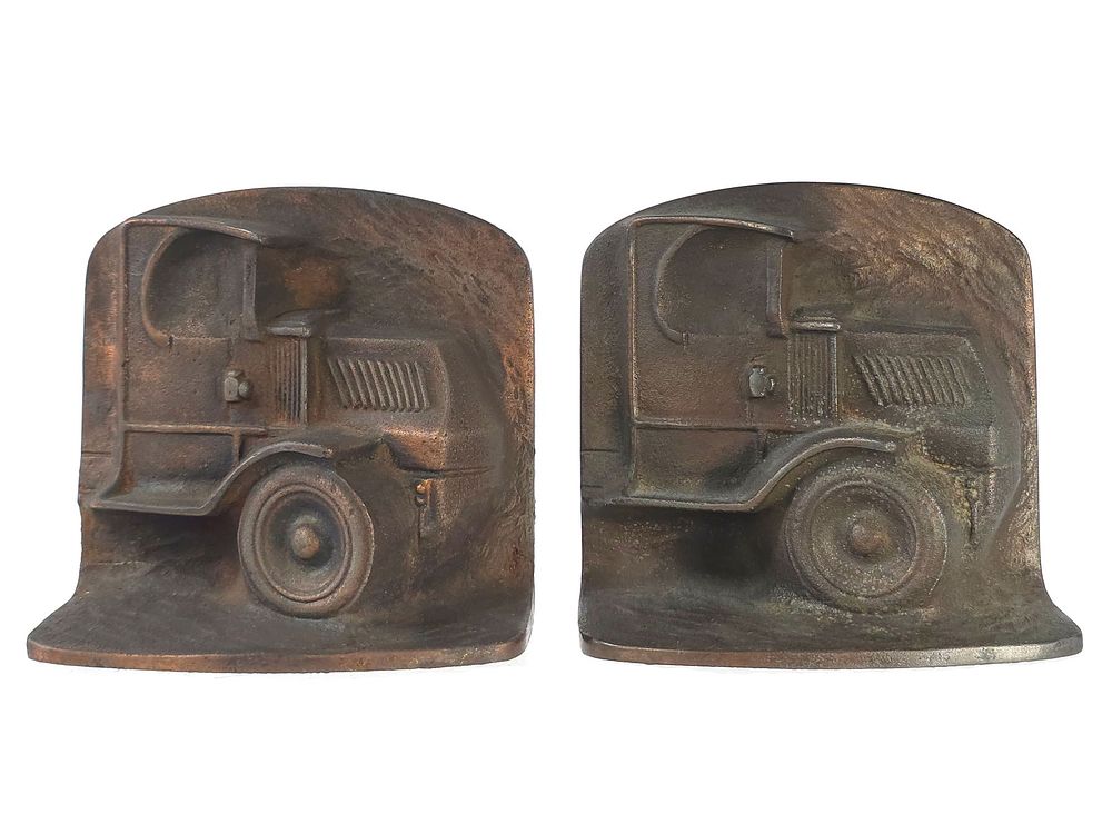 Lot 453: (2) Cast Iron Mack Truck Bookends