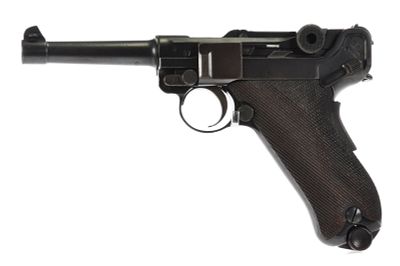 DWM Luger P08 Dutch. 1913 DWM Luger P08 with matching numbers. -Dutch Luger with "RUST" 