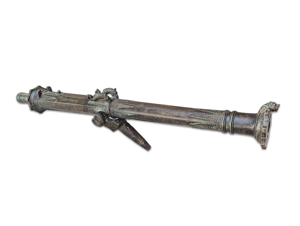 Lot 349: Original 19th Century Ornate Bronze Lantaka Swivel Cannon Ca. 1800-1820