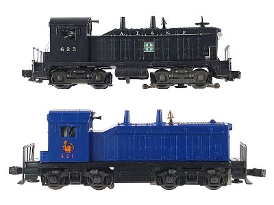 (2) Lionel 621 Jersey & Lionel 623 Santa Fe Switchers. A pair of Lionel switchers including a 
