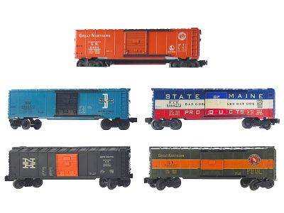 (5) Lionel Boxcars 6464 Assorted. A group of five Lionel 6464 series boxcars including Great 