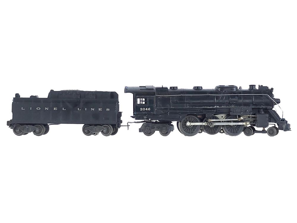 Lot 195: Lionel 2046 Engine with Tender