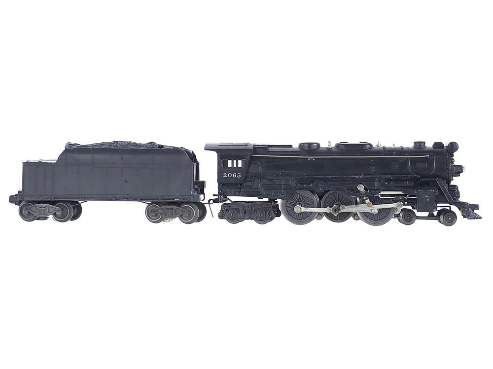 Lot 198: Lionel 2065 Engine with Tender