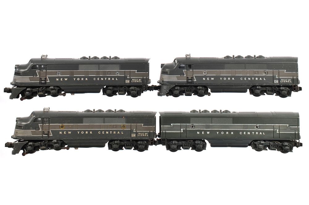 Lot 229: (4) Lionel New York Central Assorted Units