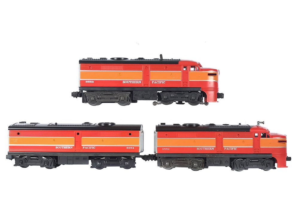 Lot 240: (3) Lionel Southern Pacific Assorted
