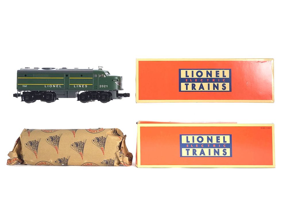 Lot 244: (2) Lionel Alco FA  6-83427 6-83428 Boxed