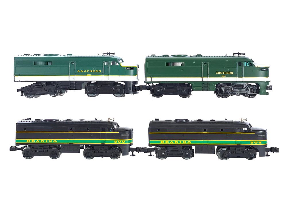 Lot 254: (4) Lionel Reading & Southern Assorted Engines