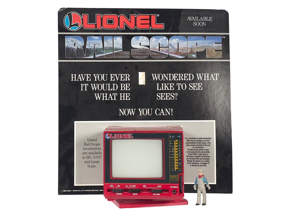 Lot 307: Lionel 6-33002 Rail Scope B&W Television Advertising Display