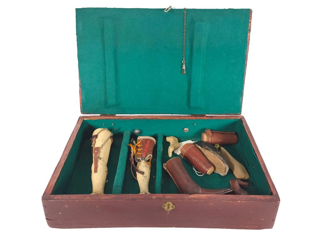 Lot 176: Antique Prosthetic Legs Salesman Sample Box