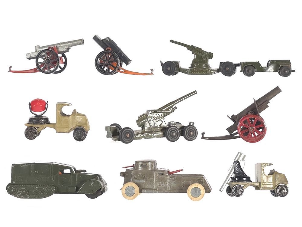 Lot 174: (10) Tootsietoy Diecast Military Cannons & Vehicles