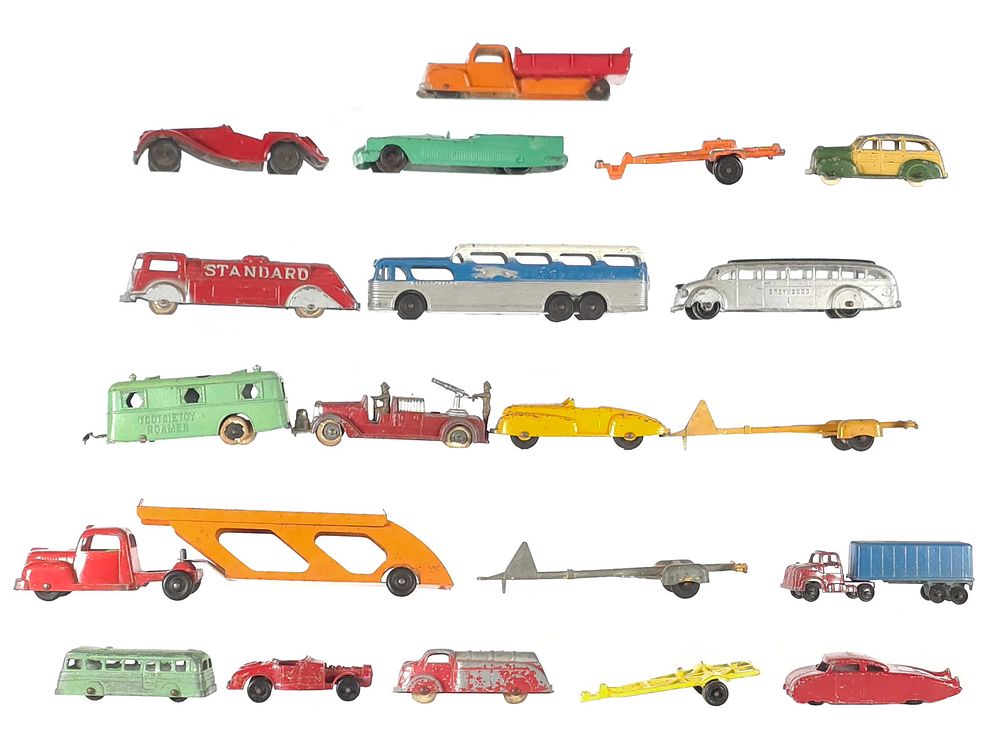 Lot 175: (19) Tootsietoy Diecast Cars, Trucks, Buses & More