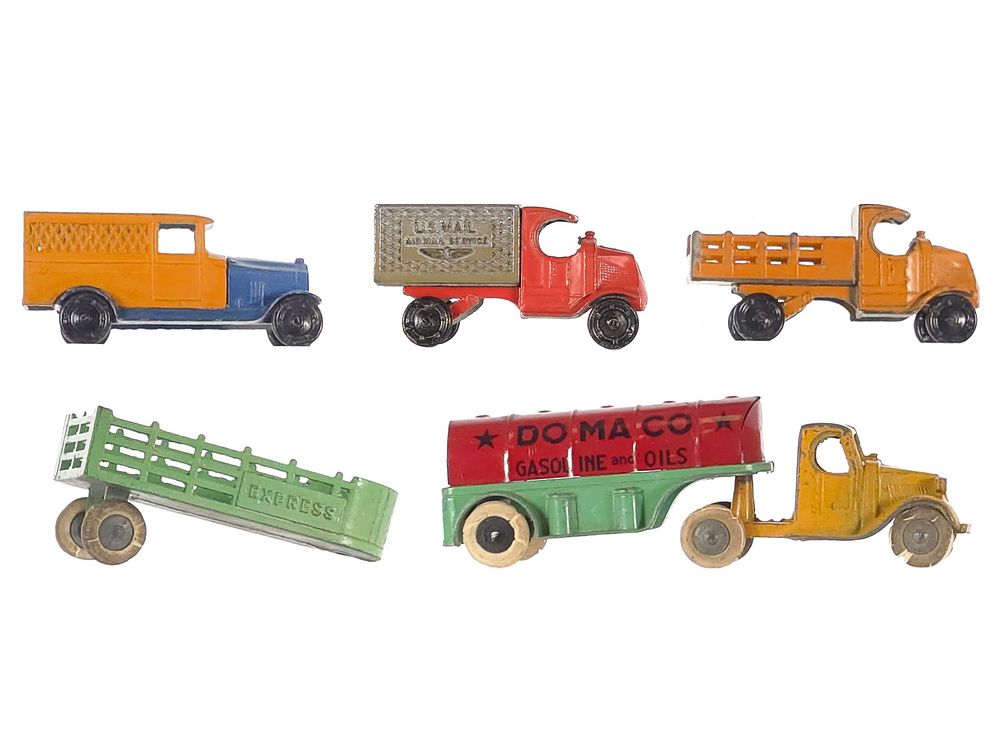 Lot 183: (4) Tootsietoy Diecast Work Vehicles