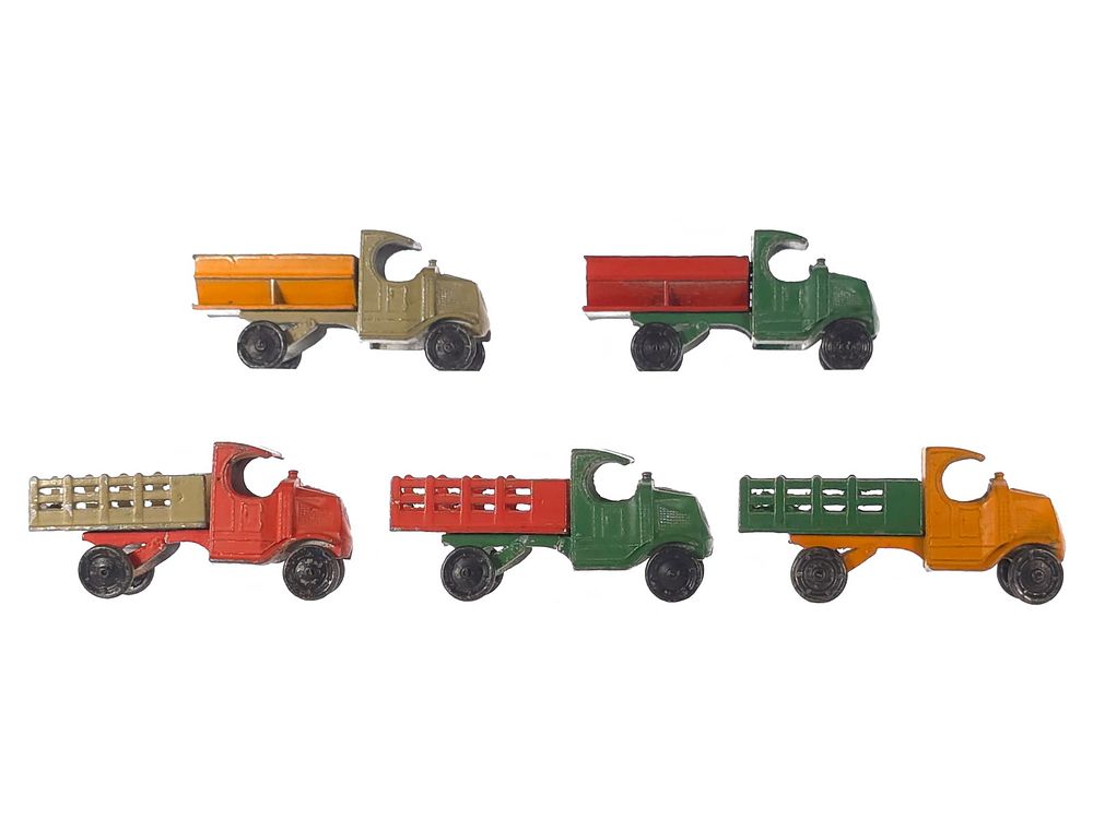 Lot 185: (5) Tootsietoy Diecast Assorted Mack Trucks