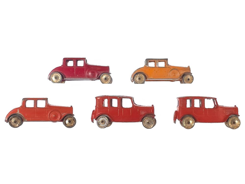 Lot 186: (5) Tootsietoy Assorted Sedans & Coupes