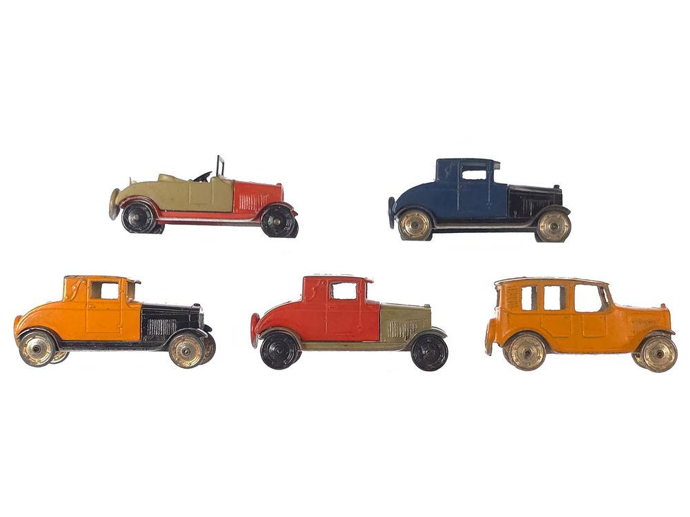 Lot 187: (5) Tootsietoy Diecast Cars Assorted