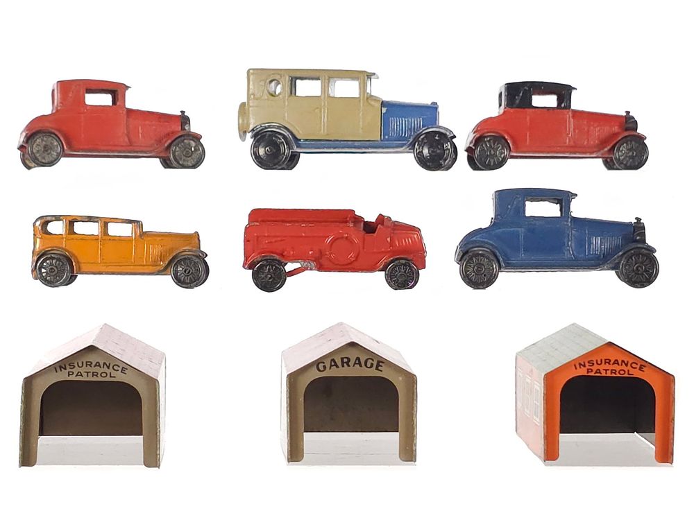 Lot 194: (9) Tootsietoy Cars & Garages Assorted