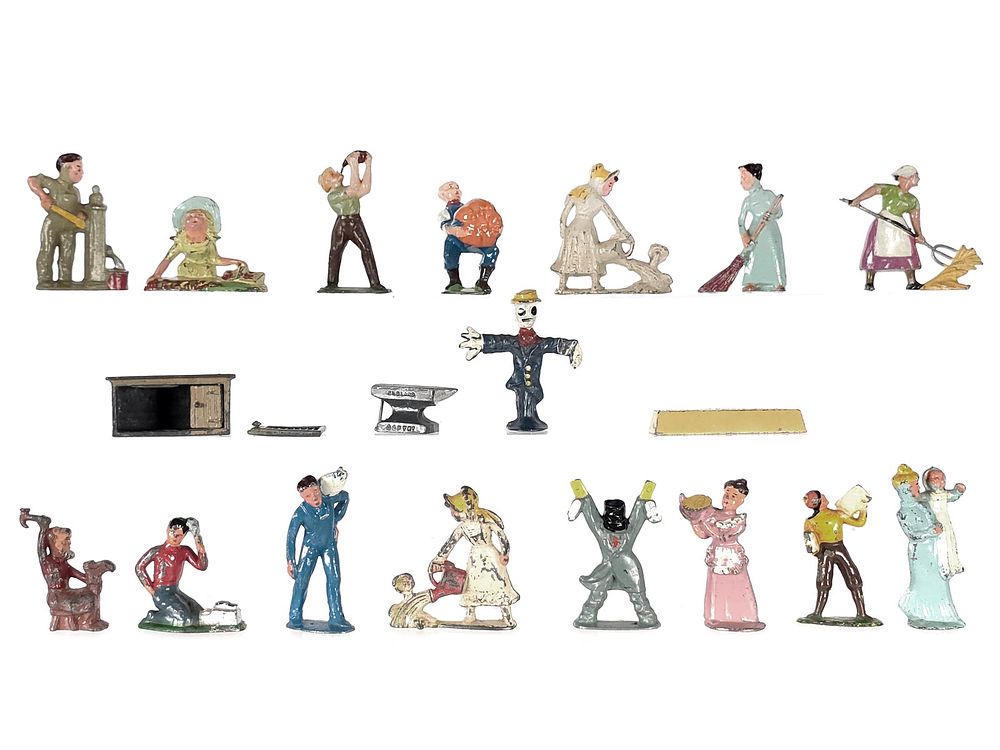Lot 202: Manoil Cast Lead Happy Farm Figures & Others Assorted