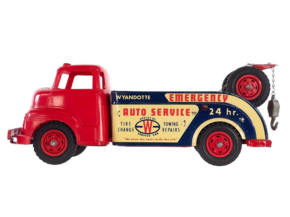 Lot 255: Wyandotte Auto Service Car Wrecker Tow Truck Pressed Steel
