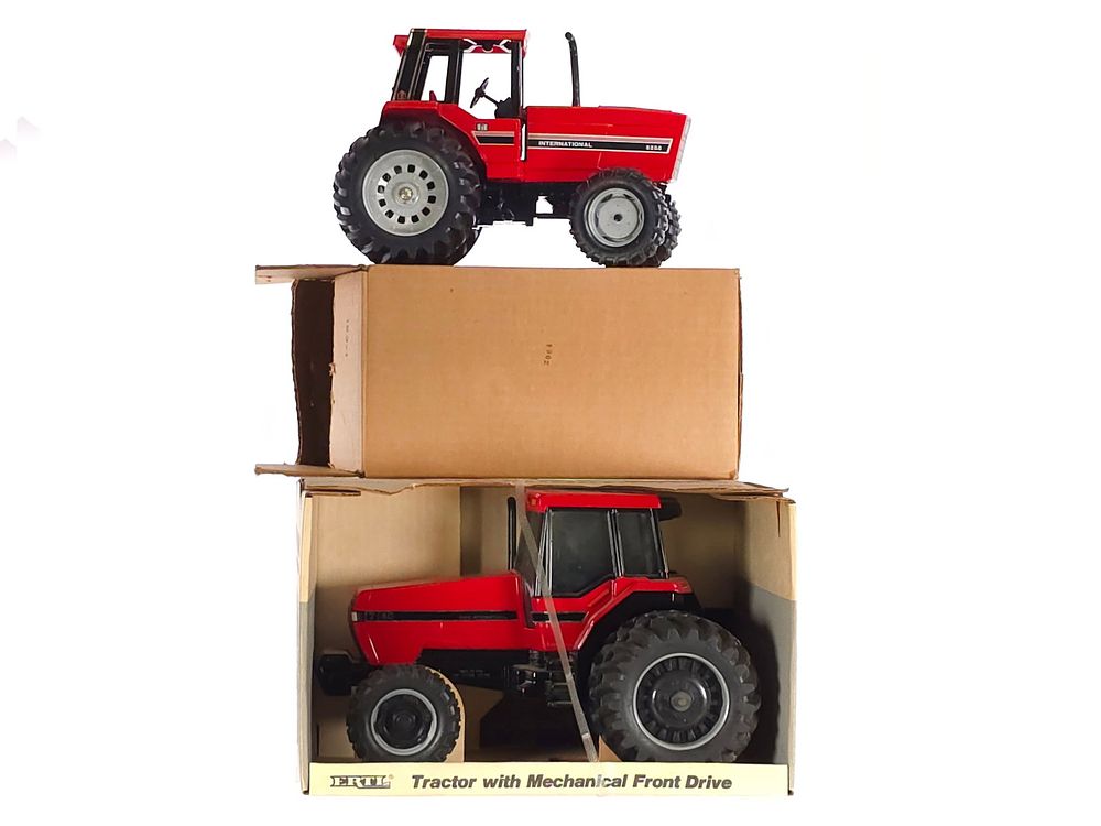 Lot 316: (2) Ertl Tractors 1:16 Scale 7140 & 5288 MIB