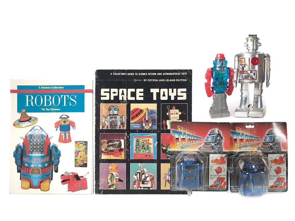 Lot 199: (6) Learner Robot Lot of Guide Books and Robots
