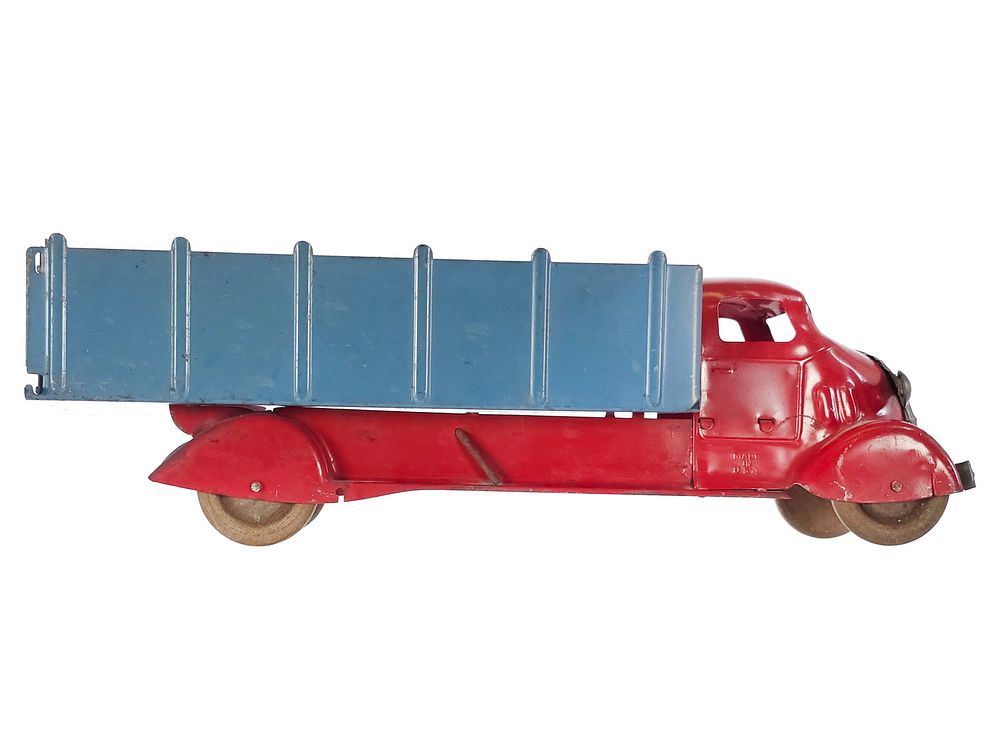 Lot 292: 1940s Marx Pressed Steel Dump Truck