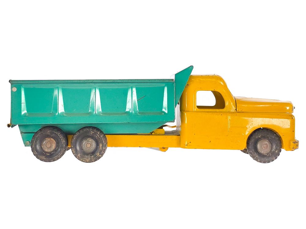 Lot 320: Structo Pressed Steel Hydraulic Dump Truck