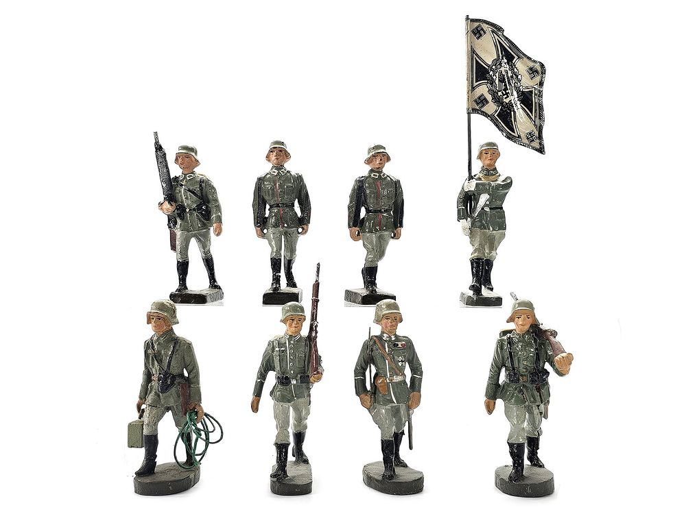 Lot 179: (8) Lineol & Elastolin Germany Heer Infantry Specialist Figures