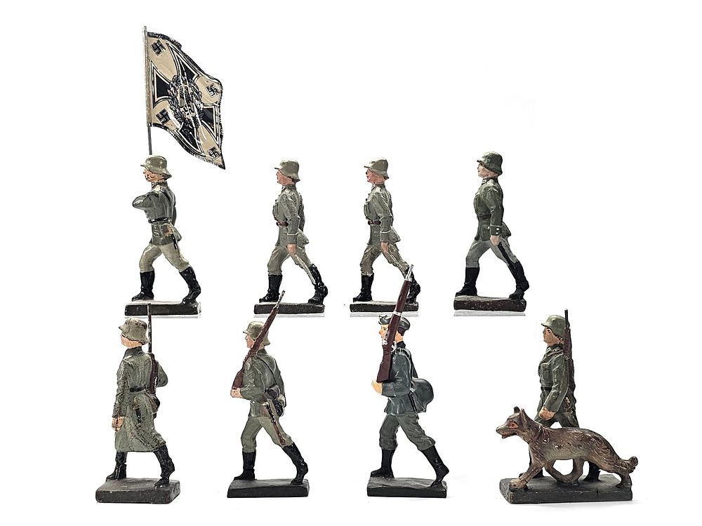 Lot 193: (8) Lineol/Wagner Marching Infantry with Sentry Dog