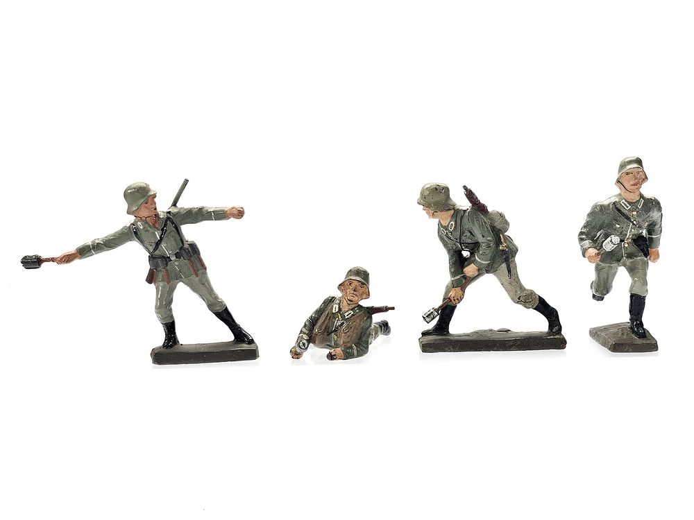 Lot 200: (4) Lineol German Wehrmacht Grenadier Assault Figures
