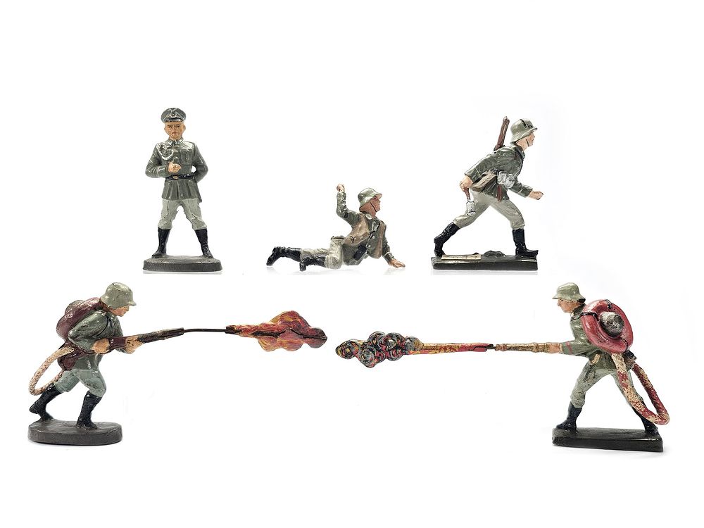 Lot 204: (5) Elastolin/Lineol Wehrmacht Flamethrower Teams & Combat Infantry